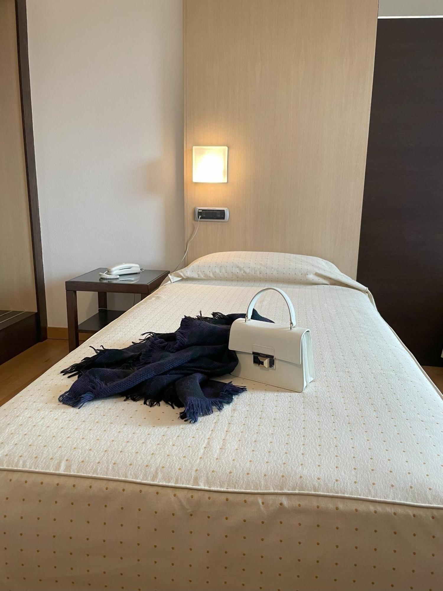 Hotel Corte Quadri ロニーゴ エクステリア 写真